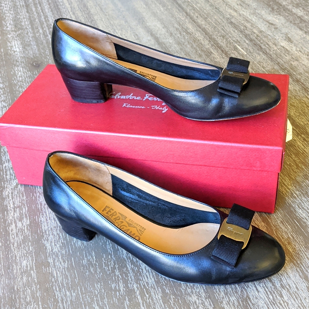 Salvatore Ferragamo pump